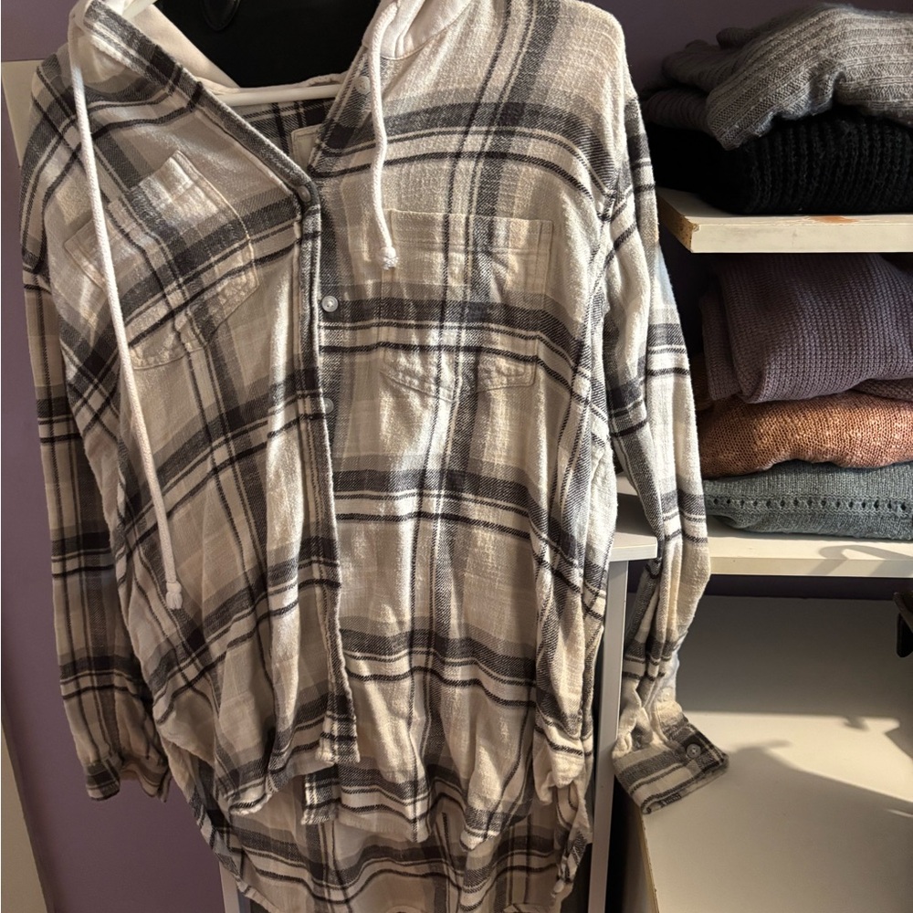American Eagle Outfitters Gray Plaid Shirt